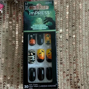 NEW ImPRESS GLOW IN THE DARK HALLOWEEN  NAILS